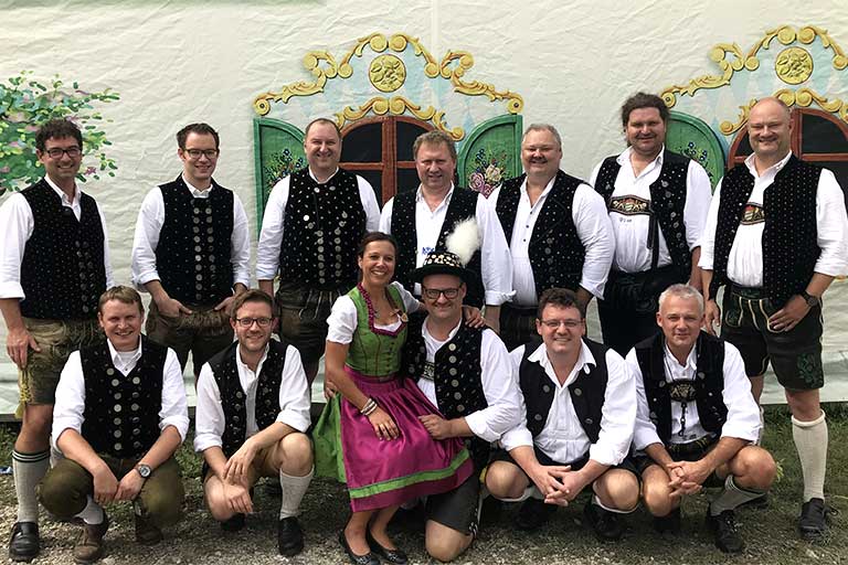 Gruppenfoto Helmut Schranner und seine Holledauer Musikanten